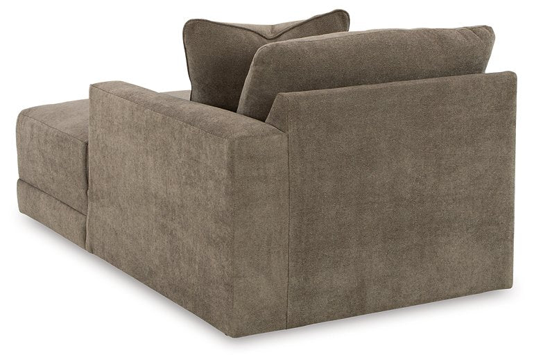 Raeanna Sectional with Chaise