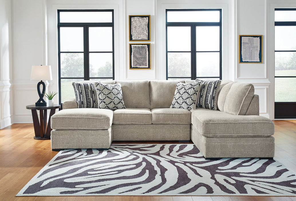 Calnita Sectional with Chaise