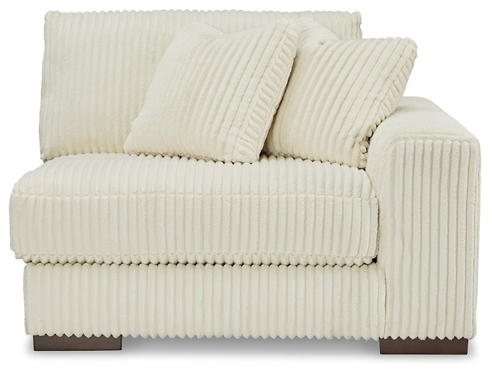 Lindyn Sectional with Chaise