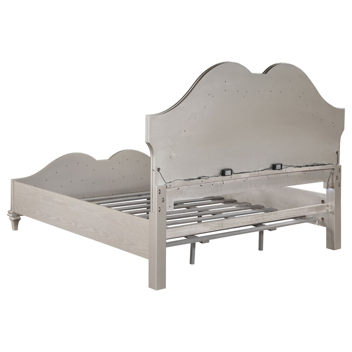 Coaster Evangeline Upholstered Platform Bedroom Set Ivory and Silver Oak Cal King Set of 5