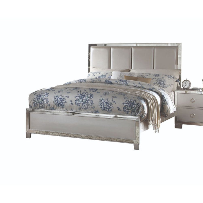 Voeville II Upholstered Bed