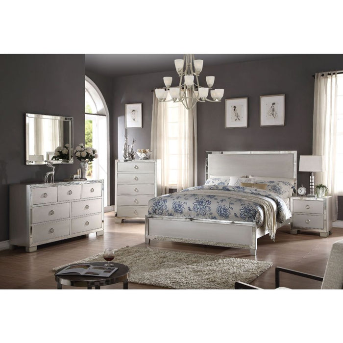 Voeville II Bed