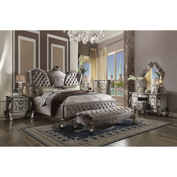 Versailles Upholstered Traditional Bed