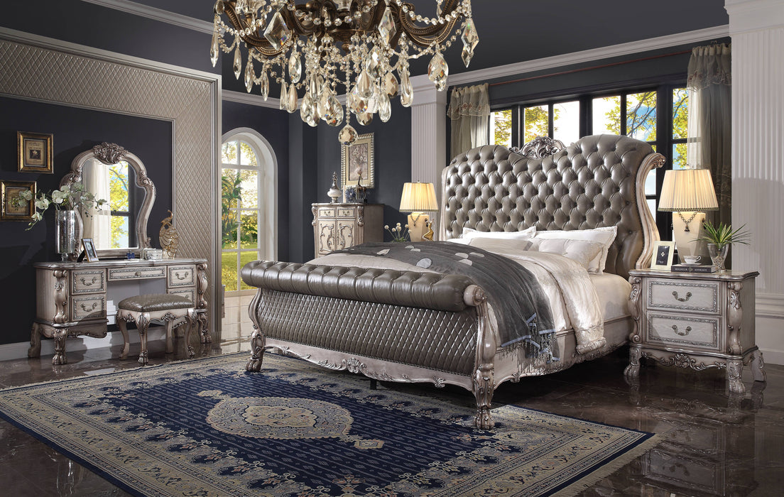 Dresden Upholstered with Button Tufted & Diamond Pattern Footboard