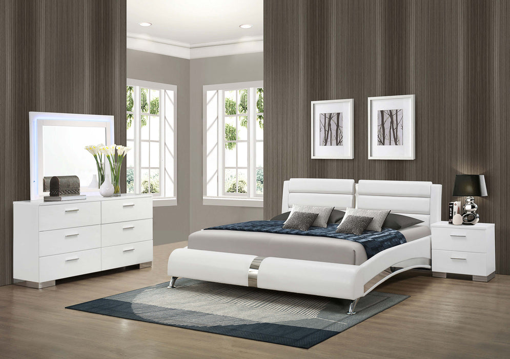 Coaster Jeremaine Bedroom Set with LED Mirror Glossy White Cal King Set of 4