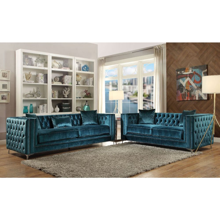 Gillian 90"L Sofa with 3 Pillows