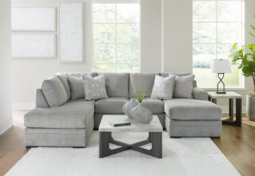 Casselbury Sectional with Chaise