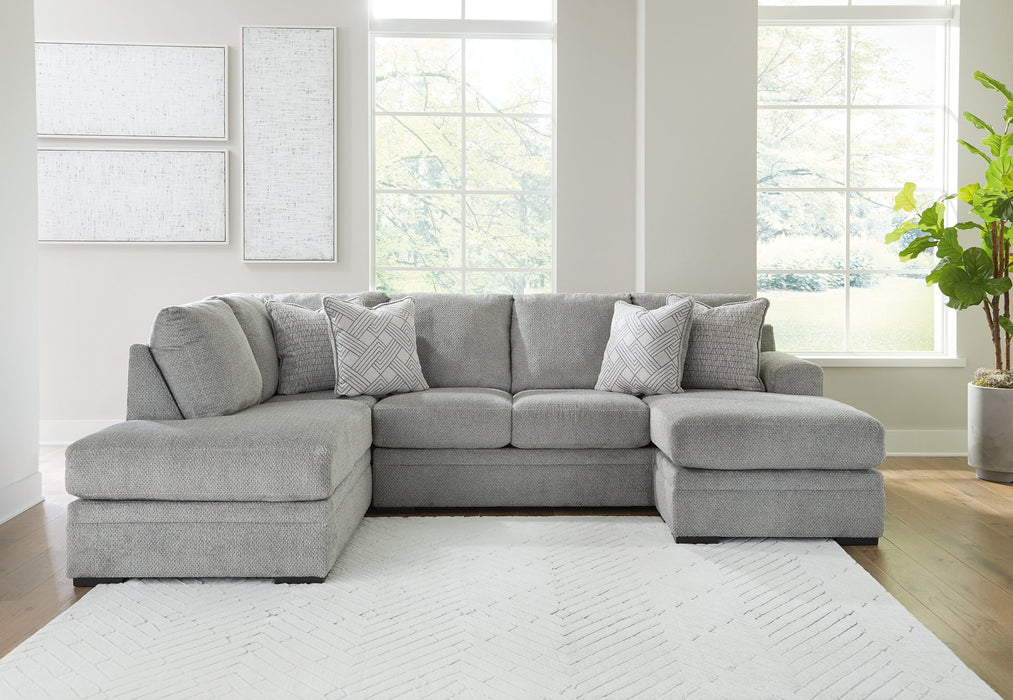 Casselbury Sectional with Chaise