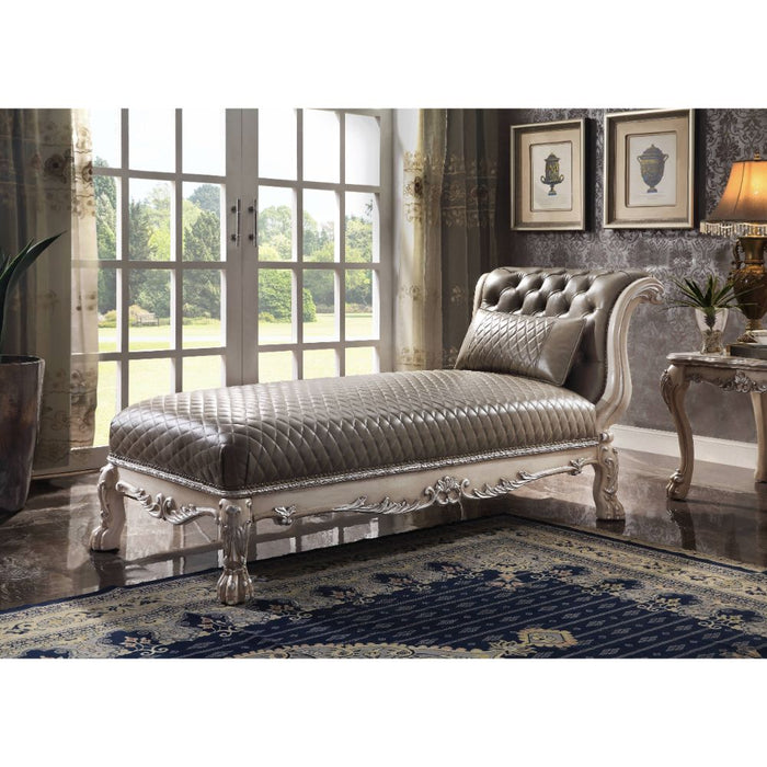 Dresden Chaise with Pillow