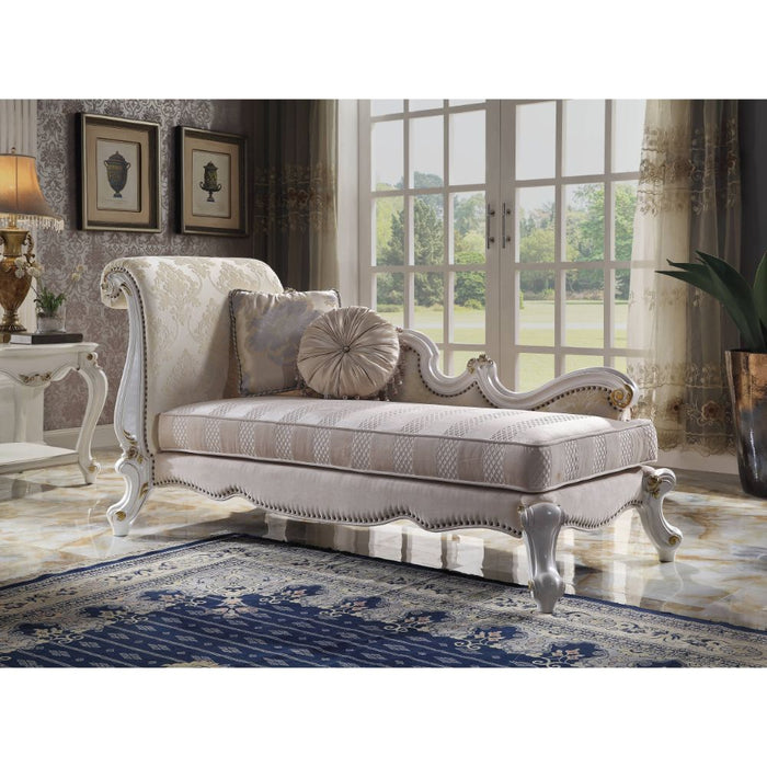 Picardy Chaise Lounge with 2 Pillows