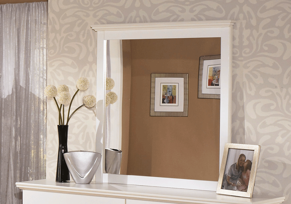 Bostwick Shoals Bedroom Mirror Color: White