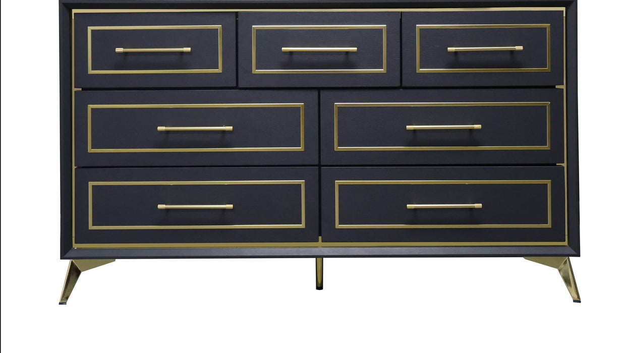 Auryn Dresser