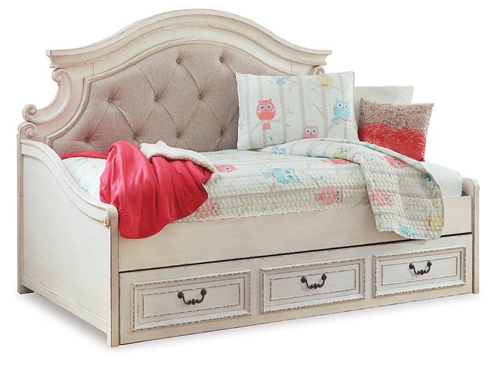 Realyn Daybed with 1 Large Storage Drawer