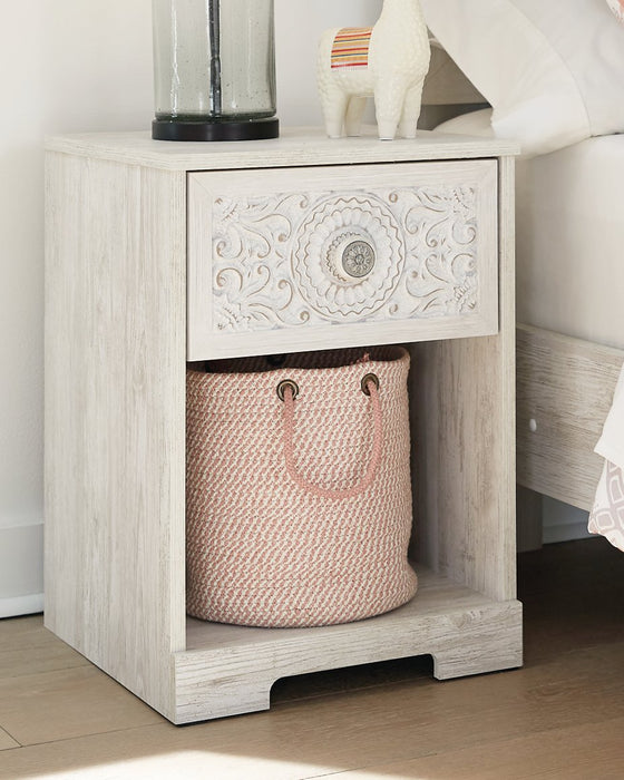 Paxberry Nightstand