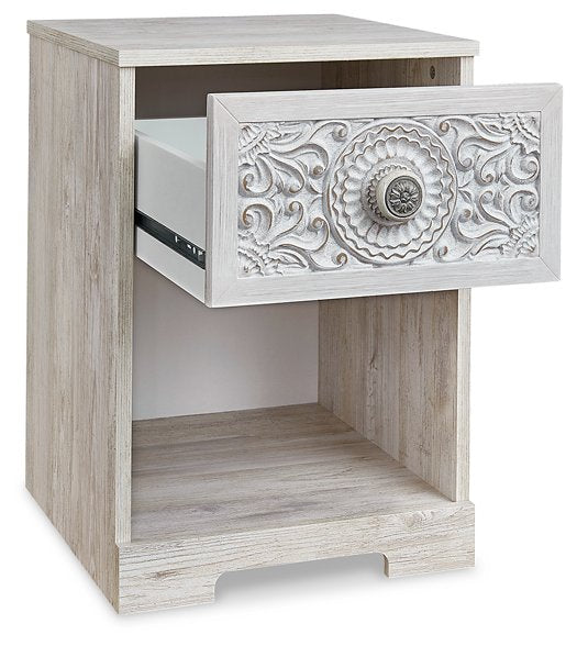 Paxberry Nightstand