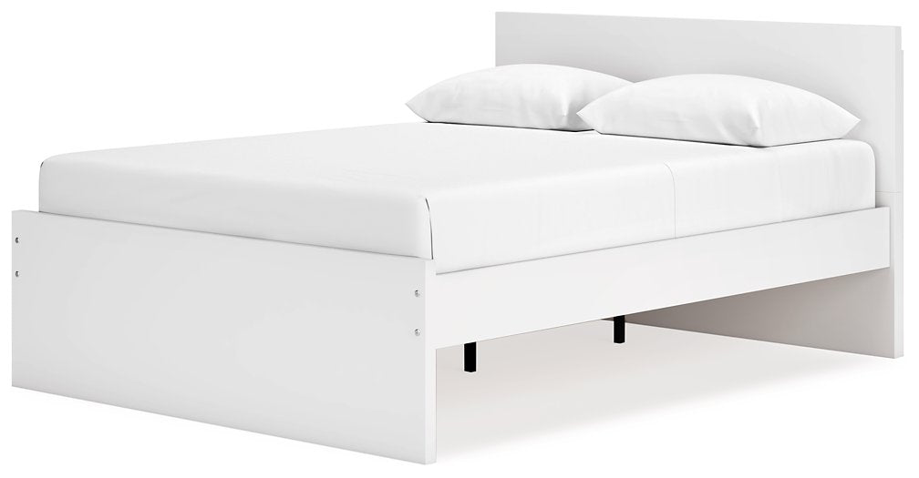 Onita Panel Bed