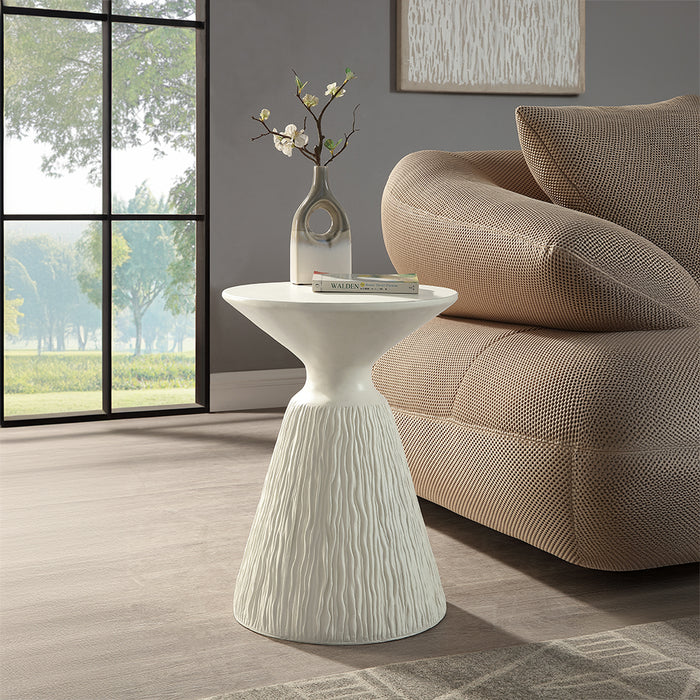 Duane 16"Dia Round Accent Table