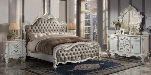 Versailles II Upholstered Bed