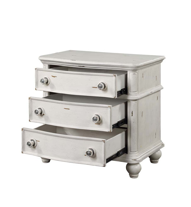 Jaqueline 3 Drawers Nightstand