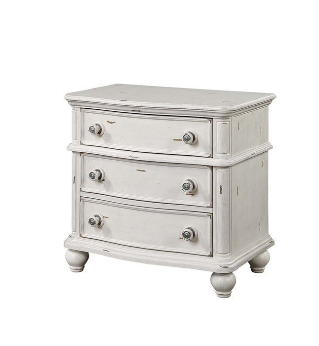 Jaqueline 3 Drawers Nightstand