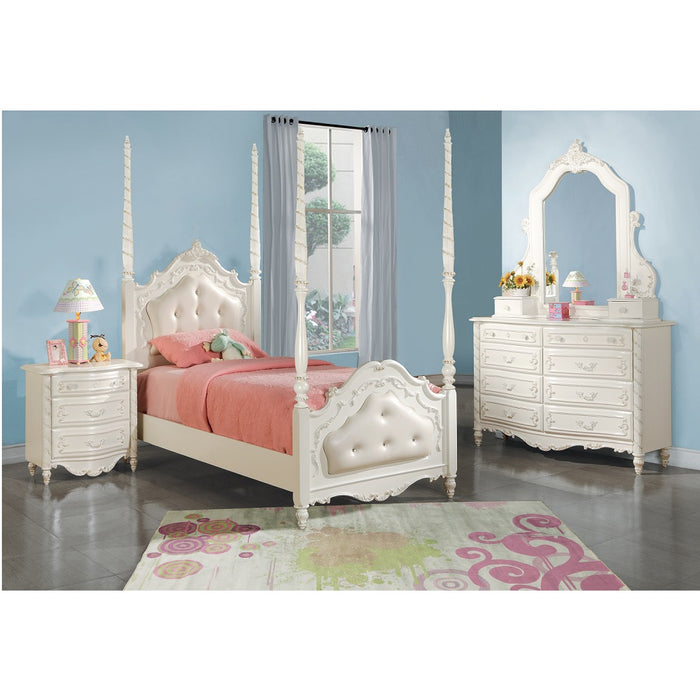 Pearl Tufted Poster Bed