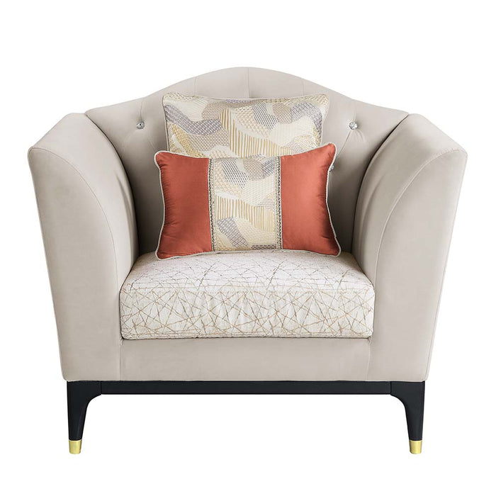 Tayden 44"W Chair with 2 Pillows